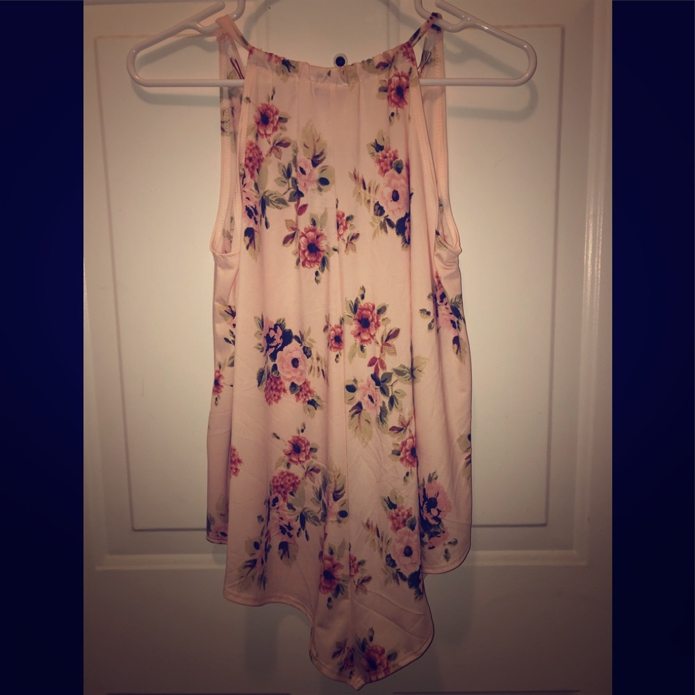 Floral tank top with gold necklace